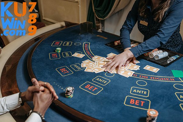 Quy tắc cơ bản luật chơi baccarat là gì?